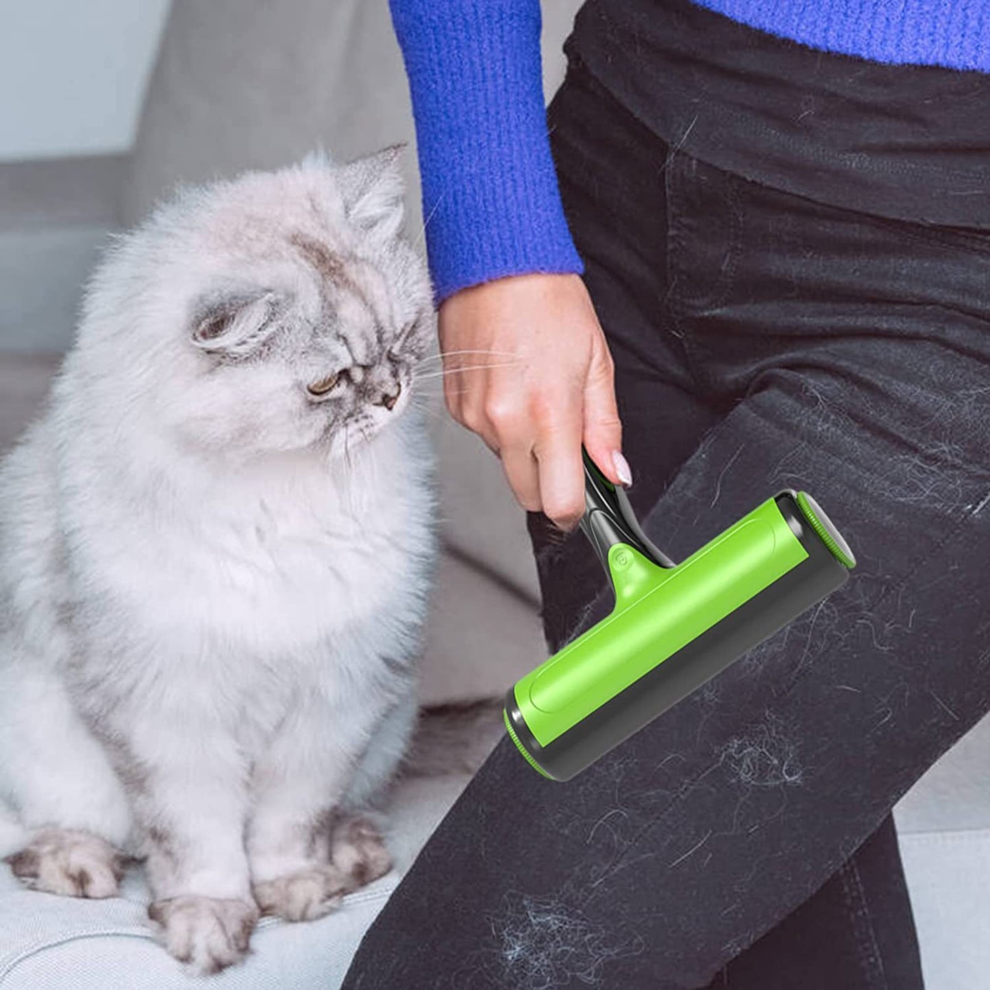 "Effortless Fur Removal: Green Pet Hair Brush for Cats & Dogs - Perfect for All Surfaces!"